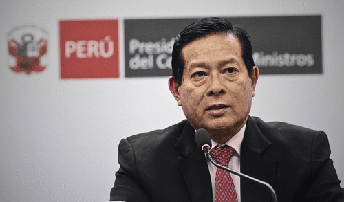 Eduardo Arana cuestionó, durante la conferencia de prensa de la PCM, que la fiscal de la Nación haya 'politizado' las denuncias contra Dina Boluarte.| Foto: John Reyes / La República. eduardo arana