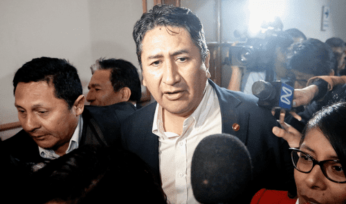 Vladimir Cerrón se encuentra en el Perú informó su defensa en la última audiencia. Foto: La República. Vladimir Cerrón se encuentra en el Perú informó su defensa en la última audiencia. Foto: La República.