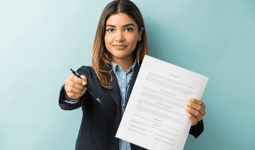 La carta de renuncia laboral sirve para comunicar al empleador que se desistirá de un cargo y funciones.