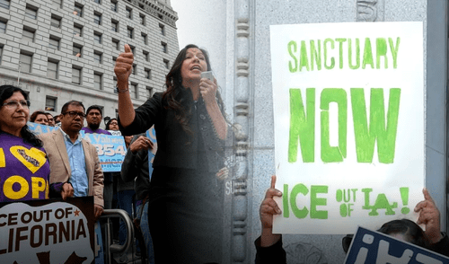 Glendale, California, está siendo acusada de violar las leyes santuario.