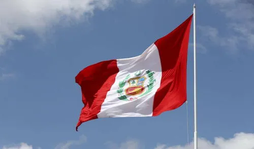Día de la Bandera se celebra cada 7 de junio en Perú por lo que se declara feriado. Día de la Bandera se celebra cada 7 de junio en Perú por lo que se declara feriado.