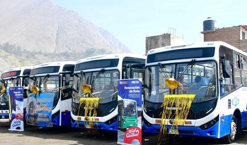 La ATU modernizó nuevos buses de la ruta de Lima Este en la capital. Foto: Composición LR/Andina