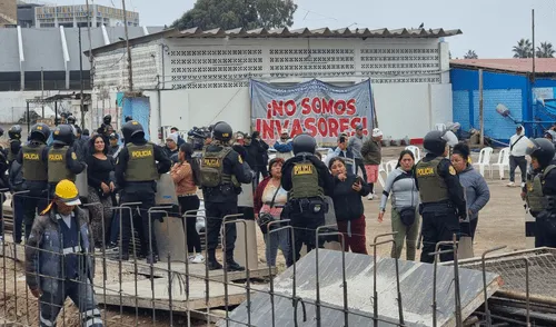 Pescadores y comerciantes protestan contra regla municipal. Foto: Kevinn García Pescadores y comerciantes protestan contra regla municipal. Foto: Kevinn García