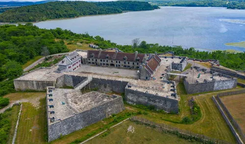 Smithsonian Magazine destaca a Ticonderoga, Nueva York.