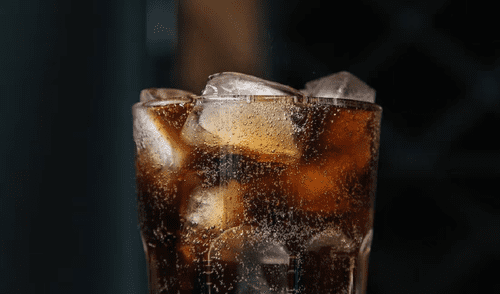 La FDA retiró cajas mal etiquetadas de bebidas gasificadas en Estados Unidos.