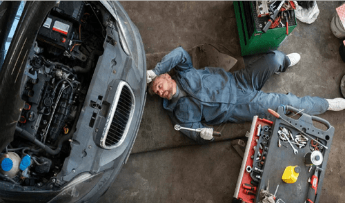 Una tarea de mantenimiento automotriz a la que debes prestar especial atención es el cambio de aceite y filtro de aceite. Foto: difusión mantenimiento auto