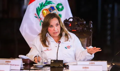 Dina Boluarte es investigada por presunto abandono del cargo tras sus cirugías.