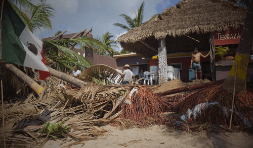 Huracán Erick amenaza el sur de México y podría intensificarse pronto.