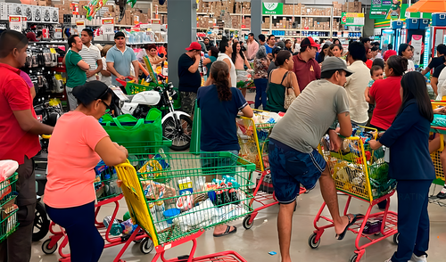 El huracán Erick generó compras masivas en Guerrero, una de las zonas afectadas. El huracán Erick generó compras masivas en Guerrero, una de las zonas afectadas.
