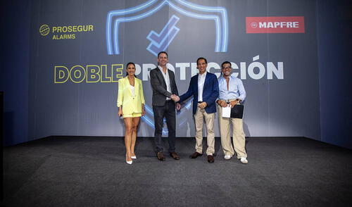 Maria Pia Copello, Gabriel Norkus Gerente General de PROSEGUR ALARMS, Pablo Jackson CEO de MAPRE Perú y Alvaro Zagal Maria Pia Copello, Gabriel Norkus Gerente General de PROSEGUR ALARMS, Pablo Jackson CEO de MAPRE Perú y Alvaro Zagal