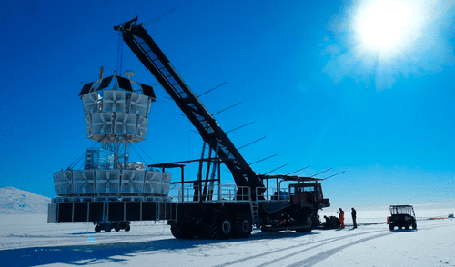 Intrumentos del experimento ANITA detectaron ondas de radios de los rayos cósmicos que llegaron hasta la Antártida.