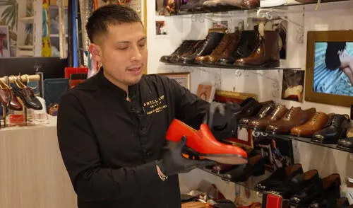 El es Daniel Arellano, el peruano que en su taller confeccionó los zapatos para Juan Pablo II y Benedicto XVI, y realizó trabajos de reparación para el papa Francisco. Foto: CNN El es Daniel Arellano, el peruano que en su taller confeccionó los zapatos para Juan Pablo II y Benedicto XVI, y realizó trabajos de reparación para el papa Francisco. Foto: CNN