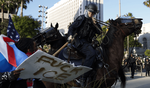 Aprueban préstamo a Policía de Los Ángeles para pagar horas extra a agentes por protestas