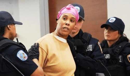 Juez aumenta sentencia a madre que mató a golpes a su hija