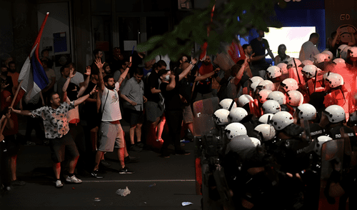 Estudiantes marchan en Belgrado tras meses de protestas contra Aleksandar Vucic. Foto: AFP Belgrado - Serbia - Protestas