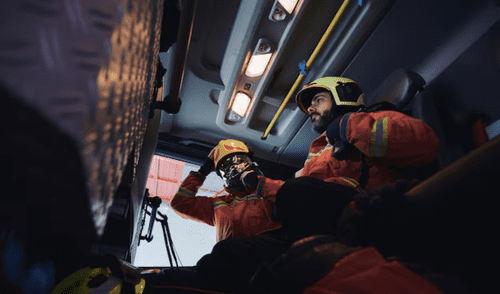 Un bombero de Arnedo, La Rioja, acudió a su puesto con su hijo en brazos tras ser requerido a cubrir un turno, vulnerando su derecho a la conciliación familiar.