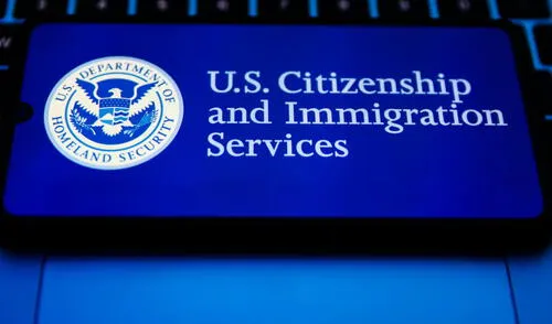 Con este cambio, USCIS busca reducir los casos de estafas a usuarios. Con este cambio, USCIS busca reducir los casos de estafas a usuarios.