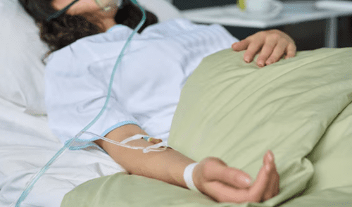 A pesar de la remisión temporal en agosto de 2024, nuevos análisis en septiembre mostraron un avance silencioso del cáncer, lo que llevó a Laura a suspender tratamientos en mayo de 2025. Foto: Freepik A pesar de la remisión temporal en agosto de 2024, nuevos análisis en septiembre mostraron un avance silencioso del cáncer, lo que llevó a Laura a suspender tratamientos en mayo de 2025.