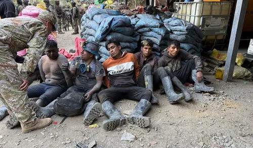 Parqueros detenidos luego de un enfrentamiento con las fuerzas del orden. Foto: Mindef Parqueros detenidos luego de un enfrentamiento con las fuerzas del orden. Foto: Mindef