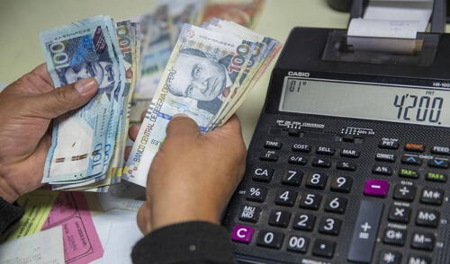 Trabajadores del sector público recibirían aumento de 100 soles en su sueldo. Aumento salarial para el sector público se debió a un acuerdo entre sindicatos y el Ejecutivo.