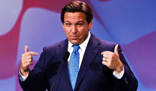 Ron DeSantis impulsa la Ley de Licencia Universal en Florida este 2025.