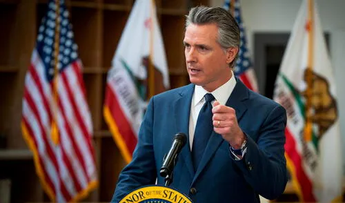 Gavin Newsom firma ley AB 2375 que transforma la venta de alcohol. Gavin Newsom firma ley AB 2375 que transforma la venta de alcohol.
