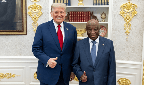 Donald Trump elogió el inglés de Joseph Nyuma Boakai durante un encuentro. Foto: X/WhiteHouse Donald Trump - Joseph Nyuma Boakai - Estados Unidos
