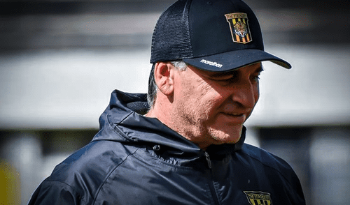 Carlos Bustos fue despedido de The Strongest de Bolivia tras goleada 7-2