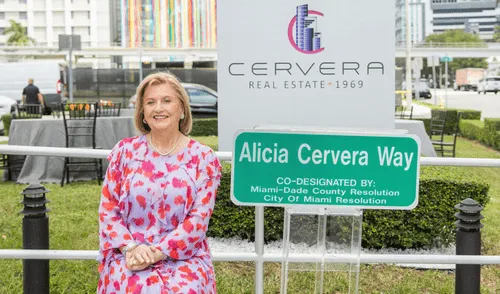 Gracias a su labor en el desarrollo de Miami, la peruana Alicia Cervera fue honrada con una calle con su nombre. Foto. Cervera Real State