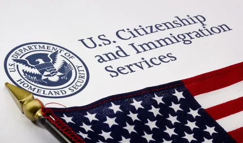 USCIS ha alertado a los inmigrantes sobre las graves consecuencias de intentar engañar a las autoridades migratorias.