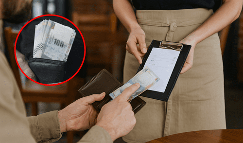 La propina es un monto que los clientes entregan, generalmente, a los meseros por el servicio brindado.