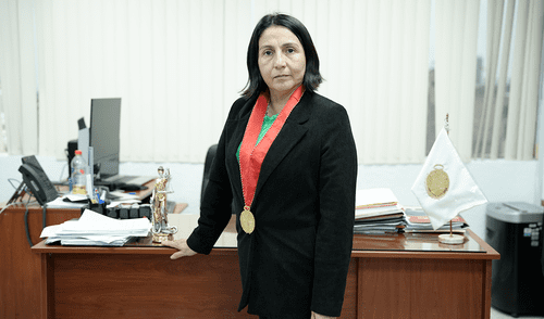 La fiscal superior Fany Quispe Farfán desde su despacho analizó las consecuencias perversas de las leyes del Congreso que afectan el combate al crimen organizado. Foto: John Reyes / La República La fiscal superior Fany Quispe Farfán desde su despacho analizó las consecuencias perversas de las leyes del Congreso que afectan el combate al crimen organizado. Foto: John Reyes / La República