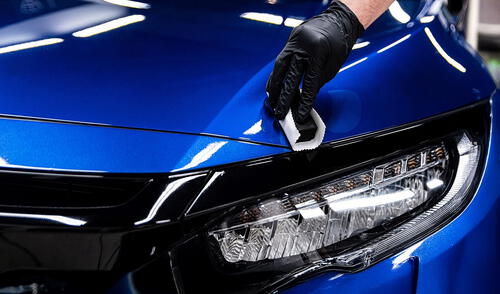 Limpiar el exterior de tu auto con frecuencia ayuda a proteger la pintura del sol, la lluvia y otros elementos que pueden dañarla. Foto: difusión consejos para cuidar tu auto