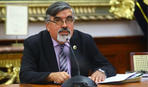 Alex Paredes se sumó a la bancada de Somos Perú. Foto: Congreso