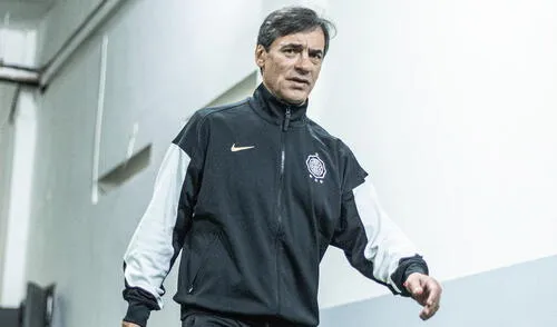 Fabián Bustos solo ganó 3 partidos con el equipo franjeado. Foto: Club Olimpia