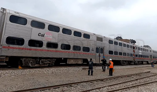 Los vagones y locomotoras del tren donado por Caltrain están almacenados en la estación Monserrate. Foto: La República