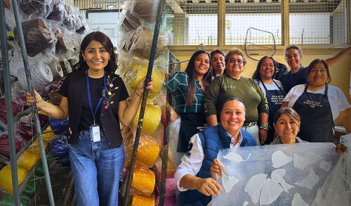 Melina Salazar, luego de trabajar 15 años en Gamarra, encontró en las internas del Penal de Santa Mónica la inspiración para su emprendimiento sostenible Metamorfosis