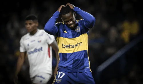 Luis Advíncula realizó viaje de urgencia a Perú: su titularidad en Boca Juniors está en riesgo