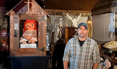 Dan Rivera falleció en plena gira de la muñeca real Annabelle por los Estados Unidos. Dan Rivera falleció en plena gira Devils on the Run donde se exhibía a la muñeca real de Annabelle por los Estados Unidos.