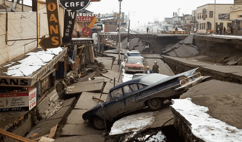 Terremoto de 9,2 de Alaska en 1964 dejó 131 muertos y tsunami de 67 metros. Terremoto de 9,2 de Alaska en 1964 dejó 131 muertos y tsunami de 67 metros.