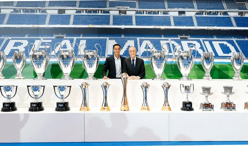 Lucas Vázquez se despide del Real Madrid en una ceramonia celebrada en Valdebebas. Foto: Real Madrid