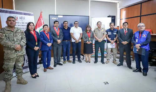 El congresista César Manuel Revilla presidió la sesión, con la participación de autoridades regionales. Fuente: Difusión. El congresista César Manuel Revilla presidió la sesión, con la participación de autoridades regionales.