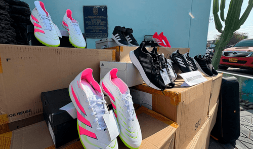 La mercadería fue abandonada en el centro poblado La Natividad. Foto: Liz Ferrer, La República La mercadería fue abandonada en el centro poblado La Natividad. Foto: Liz Ferrer, La República