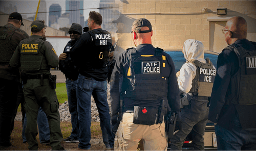 ICE implementa tobilleras electrónicas y muñequeras a inmigrantes en Estados Unidos. ICE implementa tobilleras electrónicas y muñequeras a inmigrantes en Estados Unidos.