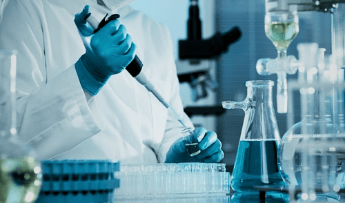 El astrobiólogo Juan Pérez Mercader creó una vida artificial desde cero.