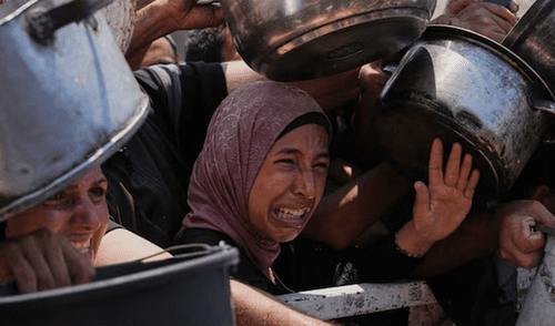 Israel lanza ayuda humanitaria por paracaídas en Gaza ante riesgo de hambruna, tras críticas de agencias internacionales