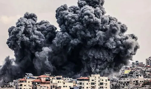 Lavrov advirtió que Occidente amplió su campo de acción hacia nuevas regiones, incluyendo ahora a la Franja de Gaza. Foto: AFP. Ministro ruso asegura que la Tercera Guerra Mundial "ya está sucediendo" y alerta sobre situación en Medio Oriente