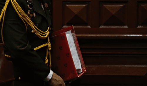 Captan extenso texto del discurso de Dina Boluarte.