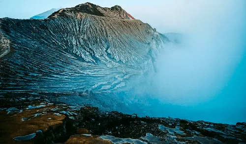 Geólogos descubren en China una cadena de volcanes extintos de 640 kilómetros de longitud