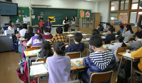 Los postulantes a CETPRO deberán cumplir perfiles específicos. Foto: Composición LR